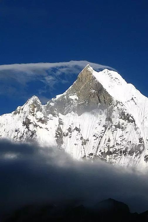 歐洲最著名的山叫什么山_歐洲著名的一座山_歐洲著名山峰